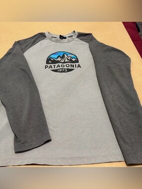 Patagonia long sleeve graphic shirt men’s xlg